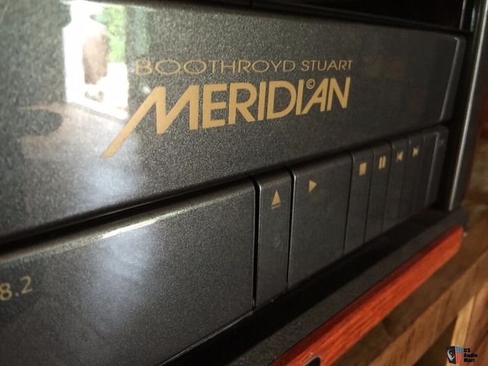 Hifi Gold Legendary Reference Signature Meridian 808.2  the most significant product in the history of the Compact Disc 16000 new Pristine condition with original Remote Signature Signed by Bob Stuart and Allen Boothroyd