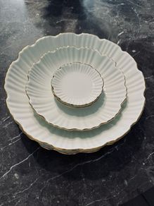 Set of porcelain dishes & plates (5items)
