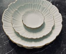 Set of porcelain dishes & plates (5items)