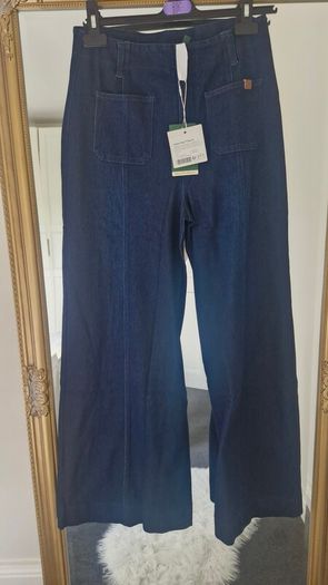 Stunning halara jeans soft and stretchy