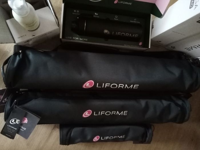 Liforme - Yoga Mat, Yoga Travel Mat, Yoga Pad, Water Bottle & Mat Cleaning