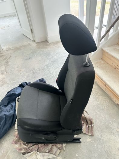 Volkswagen Caddy Mk4 Trendline Seats