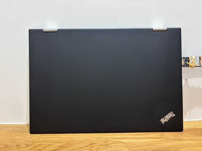 lenovo ThinkPad X1 Yoga gen2 , i7 g7,8gb ram ,no SSD ,WQHD IPS TOUCH SCREEN