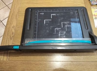 Avery Office Guillotine