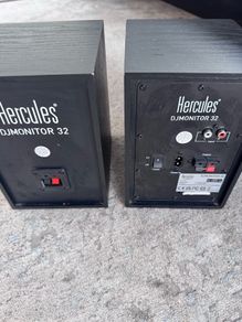 Hercules DJMonitor 32 speakers