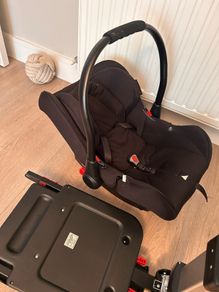 Iso fix baby car seat