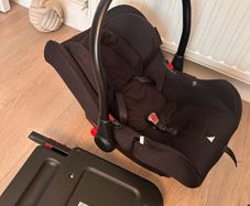 Iso fix baby car seat