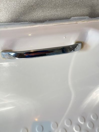 Bath with taps - side screen - shower head