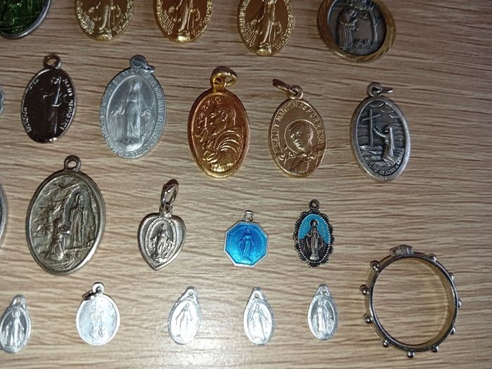 St Francis of Assisi religious medal with Italian blessing on the back plus other religious medals