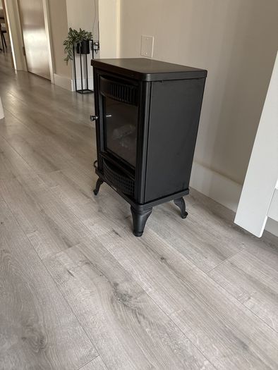 B&Q Traditional Electric Stove Heater - 2kW Log Effect - DBL05A-MS6N - Fully Working