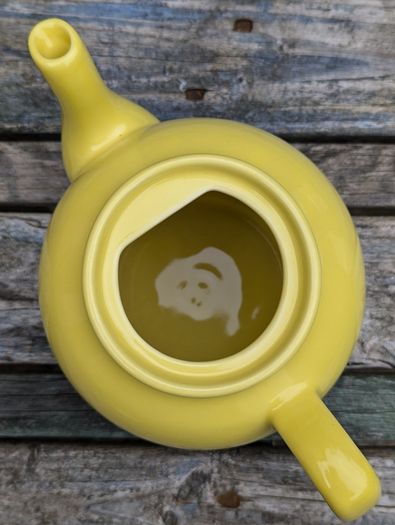 Tea pot