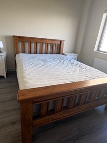 King size bed