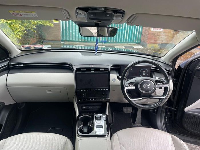 Hyundai Tucson Executive Plus cream trim