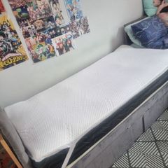 2 Single Beds with mattress, drawers and memory foam mattress toppers