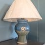 Ceramic table lamp with spiral design Image 5