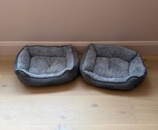 Dog Beds (2) Scruffs Size Small