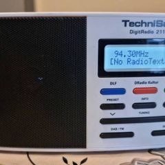 DAB/FM TechniSat DigitRadio 211, as new, good working order.