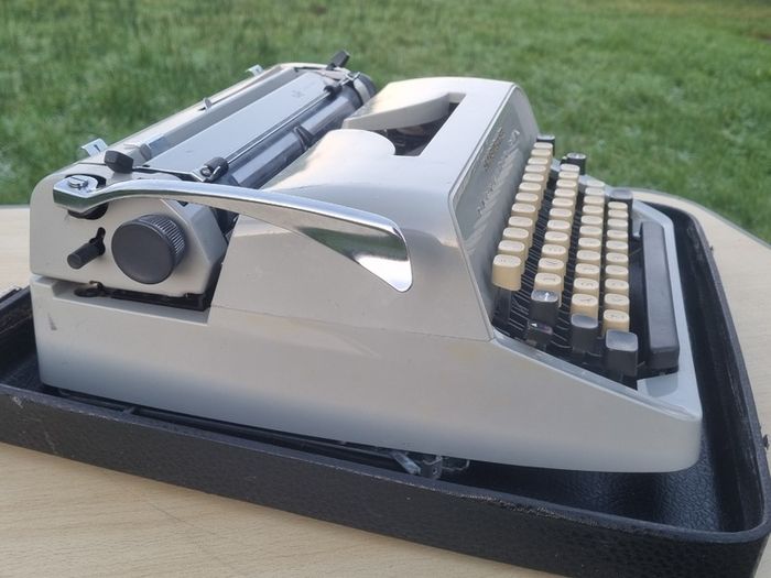 Vintage German Scheidegger Typomatic TMS typewriter