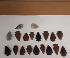 Arrow points flint