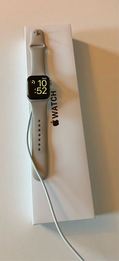 Apple Watch SE 2nd Gen 40mm Cellular
