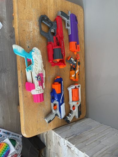 Large Nerf Blaster Collection Bundle 20 plus Guns, Darts, Magazines & Accessories