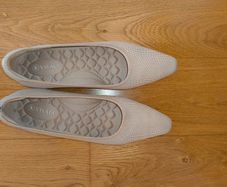 Shoe