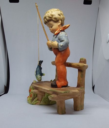 Vintage : Goebal Hummel Figurine - The Angler - First Issue 1995