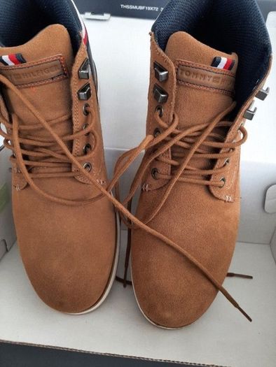 New Tommy Hilfiger tan Boots in box