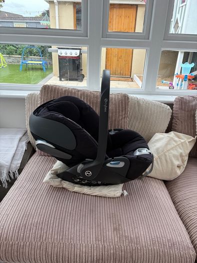 Cybex Car seat and 360 swivel isofix