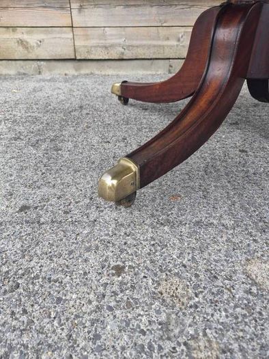 19Th Century Georgian Mahogany Dining Table