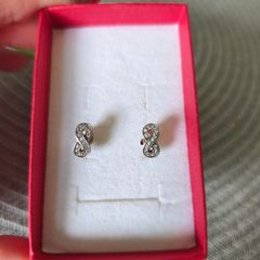 Silver earrings infinity sign