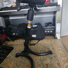 seat for Guitarists or keyboard players