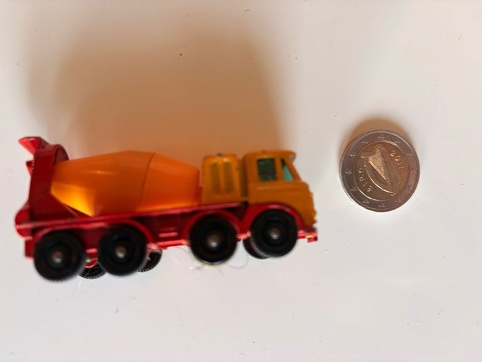 dinky car