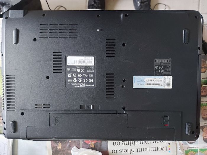 emachines E732 Series 15. inch Laptop, Model ZRDB, Intel Pentium CPU P6200, 2.13GHz, 3GB Ram, 218GB SSD, Windows 7, 64bit, Firefox, Opera, Chrome and VLC