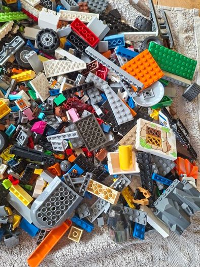 Lego Mixed Box - storage box included