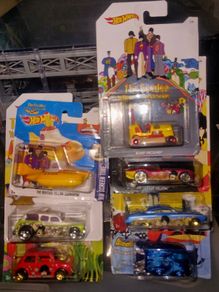 THE BEATLES Hot wheels set x 7