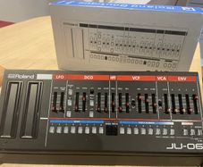Roland JU06