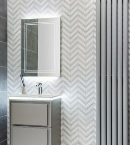 Finchley Bianco Carrara Marble Mosaic 32x37cm - Clearance Tile