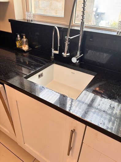 Full Kitchen, Granite Worktops and Appliances
