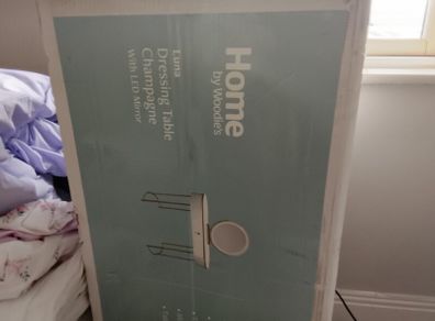 Vanity table