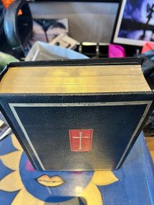 Holy Bible "La Sagrada Biblia"