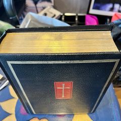 Holy Bible "La Sagrada Biblia"