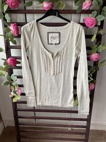 top Abercrombie & fitch long sleeve Henley size large