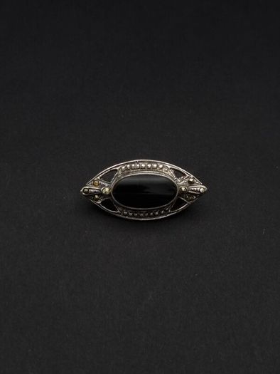 925 Vintage Sterling Silver Black Onyx & Marcasite Accents Brooch