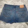 Levi's Ladies Denim Shorts W36 L14/UK16    J-B Image 2