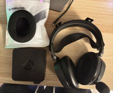 Gaming keyboard, mouse, headset, mouse pad, mouse bungee, playstation 5 dualsense controller BUNDLE SET !
