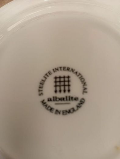 4 Cappuccino cups and saucers