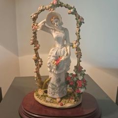 Ornaments ,Vintage 1991 Leonardo Collection Figurine