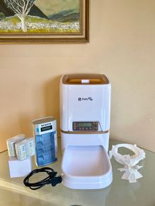 6L Automatic Pet Feeder, incl new Batteries and Charger