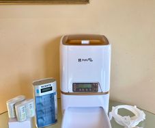6L Automatic Pet Feeder, incl new Batteries and Charger